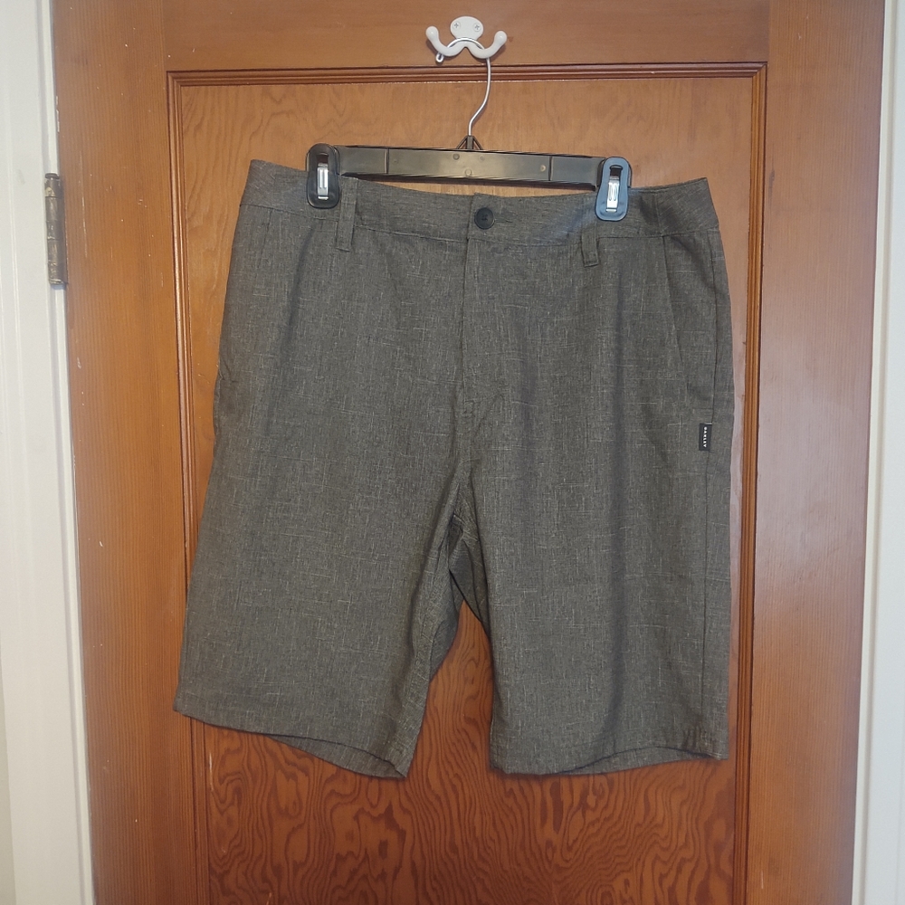 Oakley Golf Shorts Waist 33 Green/Black